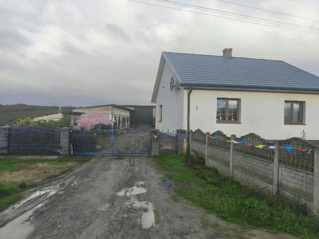 Dom na sprzedaż w Zarzecze, Dwikozy