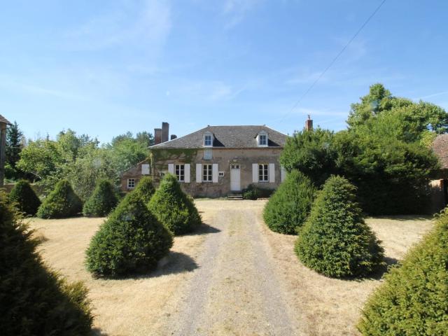 Maison vente à Château-Chinon (Ville), Charrin