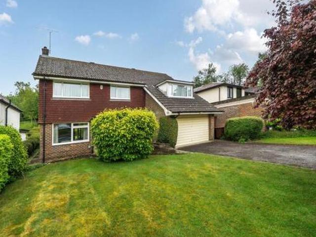 House for sale in Hillview, Surrey