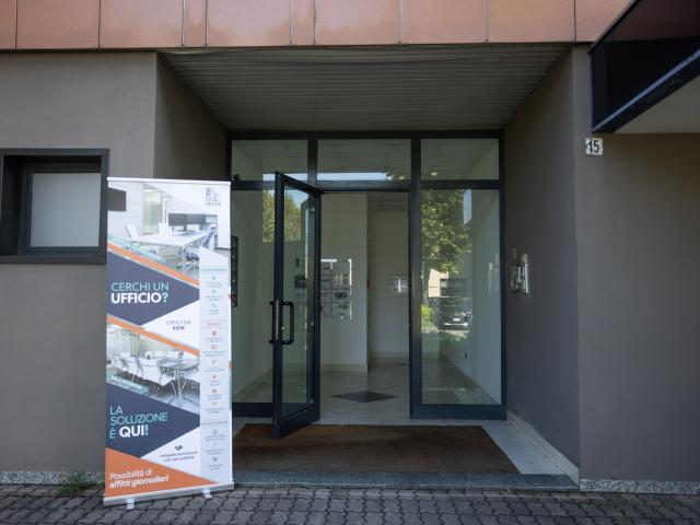 Ufficio in affitto a Municipio 9, Milano