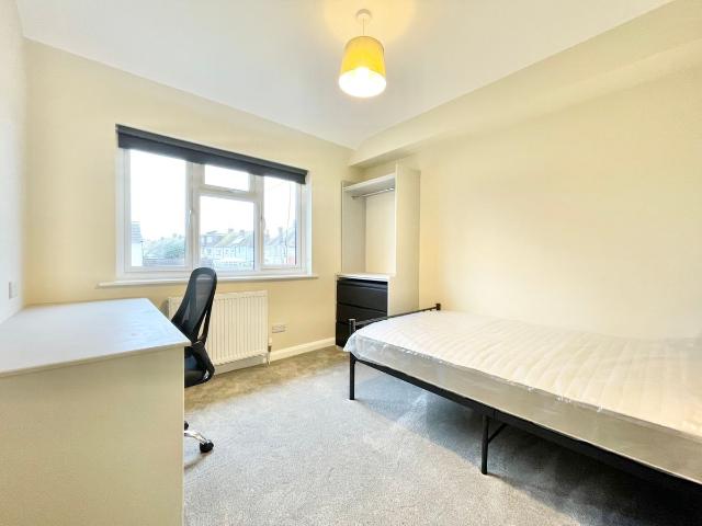 Studio for rent in Worthing, West Sussex