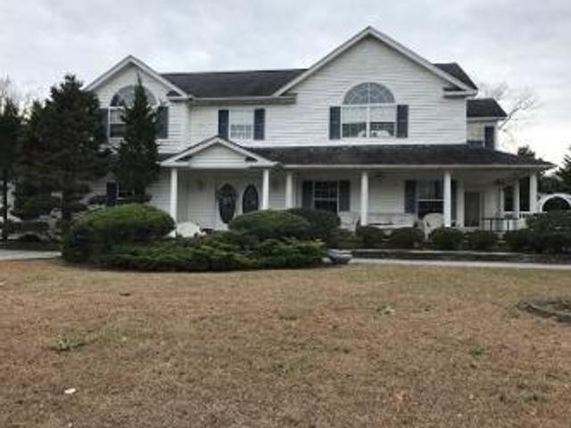 House for sale in Centereach
