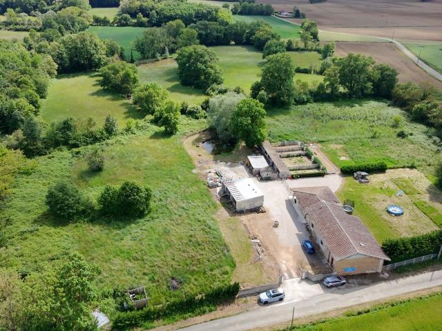 Ferme vente à Bourg-en-Bresse, Dommartin