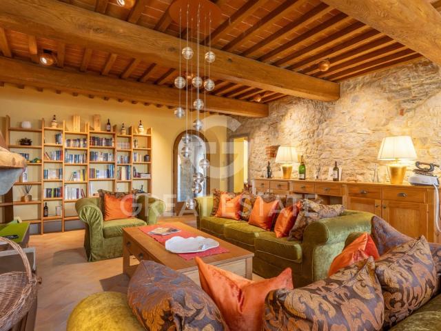 Casa in vendita a Bucine, Toscana