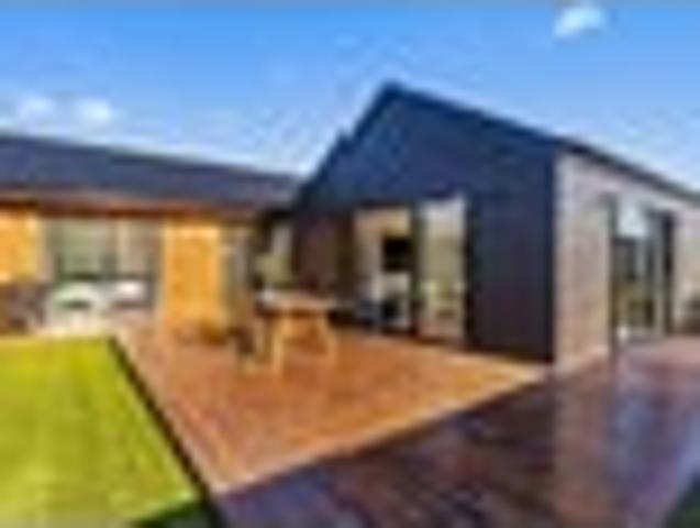 House for sale in Redwoodtown