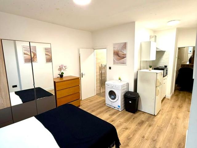 Studio for rent in Harlesden, Greater London