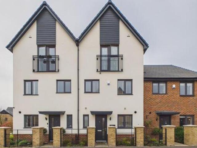 House for sale in Crowthorne