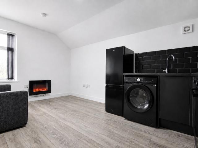 Apartment for rent in Plasnewydd, Falcon Lodge