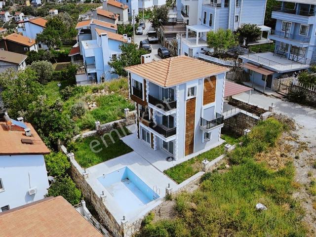 Foça, İzmir içerisinde satılık Villa