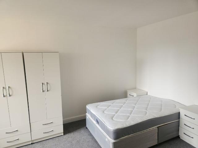 Studio for rent in Hexthorpe, South Yorkshire