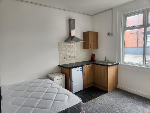 Studio for rent in Hexthorpe, South Yorkshire