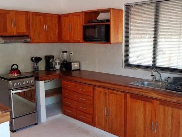 Donde el Azul del Mar es Parte de Tu Hogar. Amplia Casa 2 Recs a dos cuadras de la playa