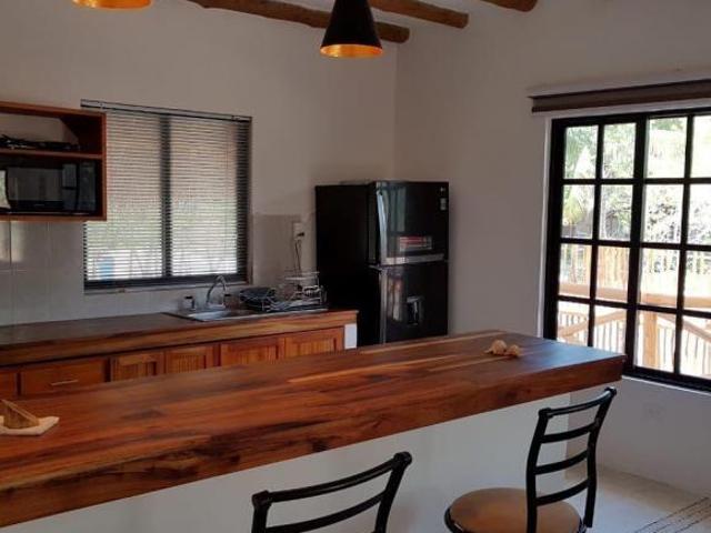 Donde el Azul del Mar es Parte de Tu Hogar. Amplia Casa 2 Recs a dos cuadras de la playa