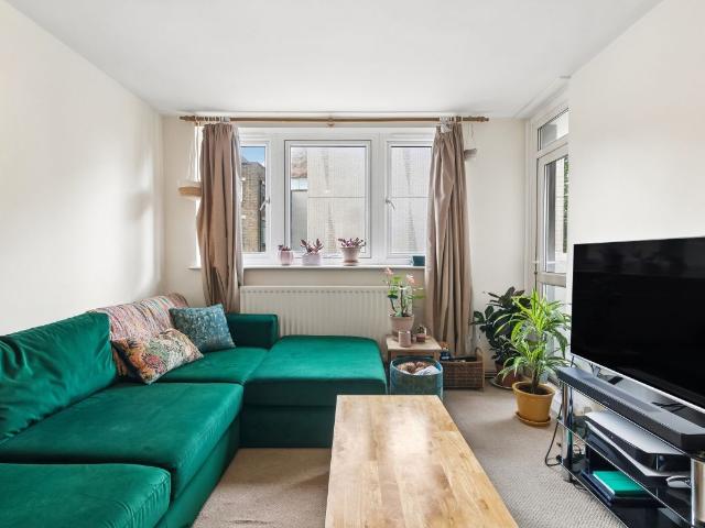 House for rent in Barnsbury, Greater London