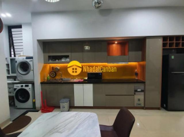 Nhà mặt phố bán