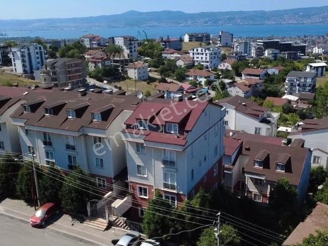 Karşıyaka, Başiskele içerisinde kiralık mülk