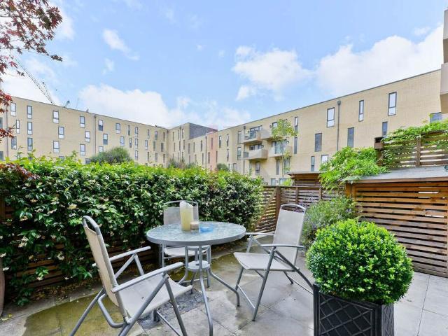 Apartment for rent in Ocean Estate, Stepney