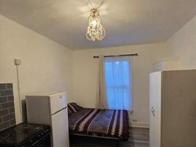 House for rent in Lyons, Greater London