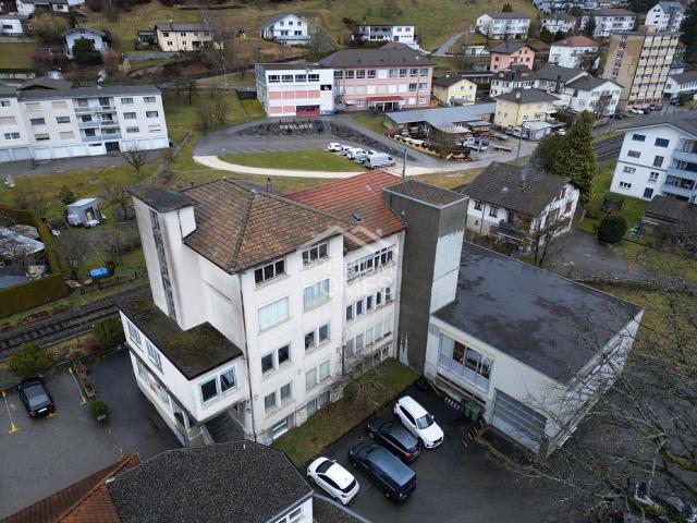Mehrfamilienhaus kaufen in Malleray, Bern