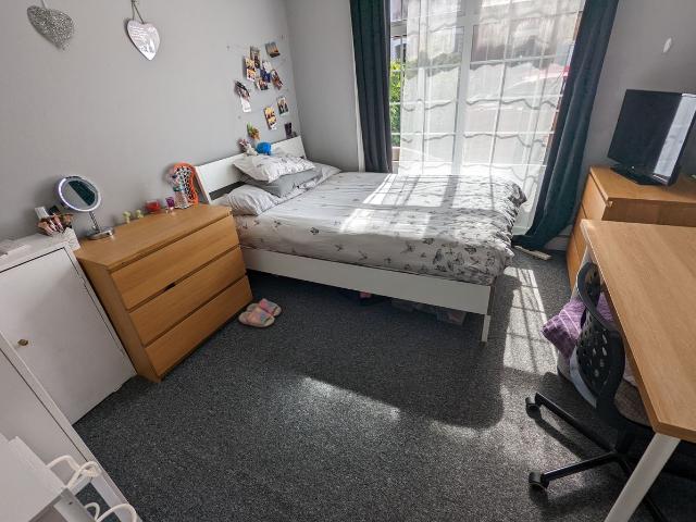 House for rent in Newtown, Reading