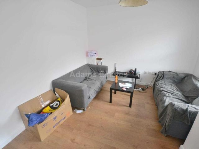 House for rent in Newtown, Reading