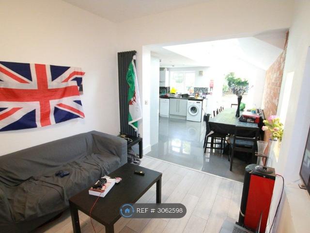 House for rent in Newtown, Reading