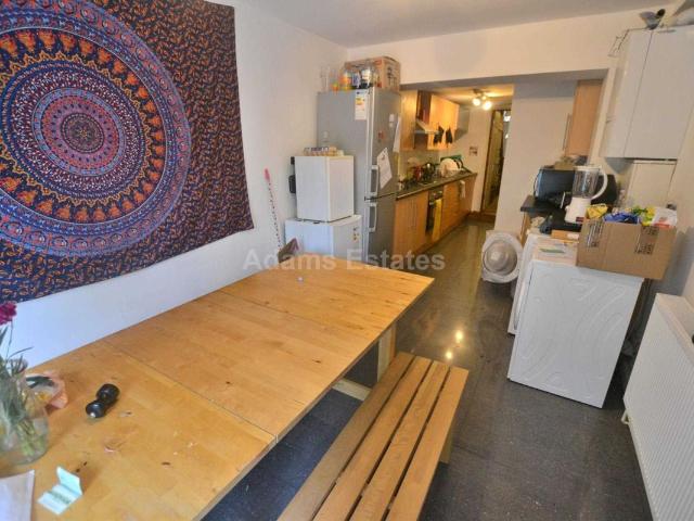 House for rent in Newtown, Reading