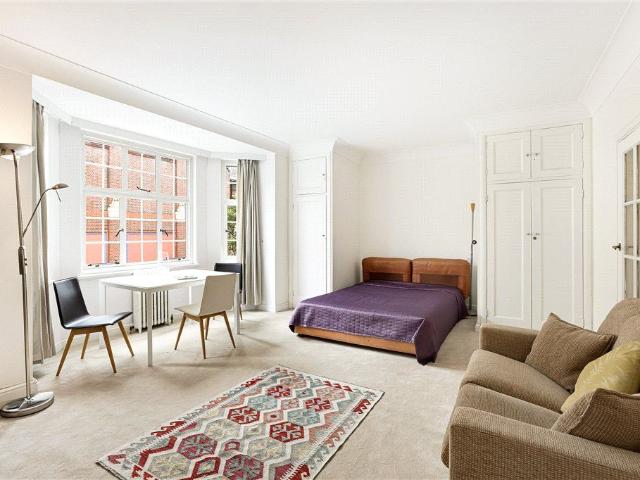 Studio for rent in The Boltons, Greater London