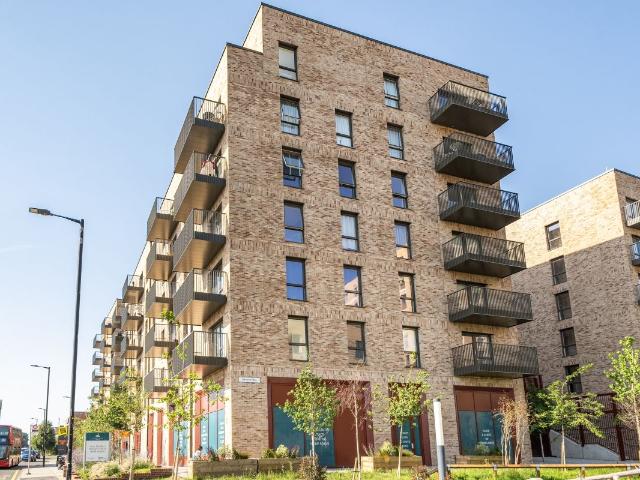 Apartment for rent in Lane, Greater London