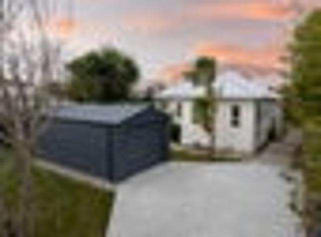 House for sale in Chaslands, Canterbury