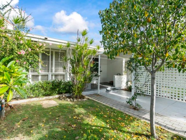 Villa for rent in Applecross, Western Australia