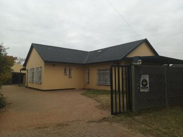 House for sale in Mohlakeng, Gauteng