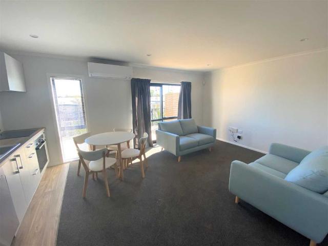 Townhouse for rent in Hamilton Central, Hamilton City