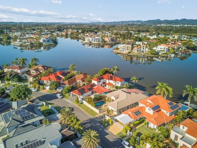 House for sale in Clear Island Waters, Gold Coast City