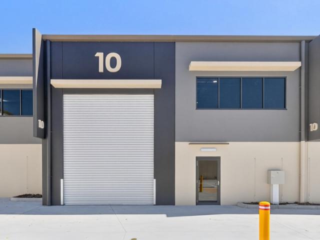 Warehouse for rent in Toombul, Queensland