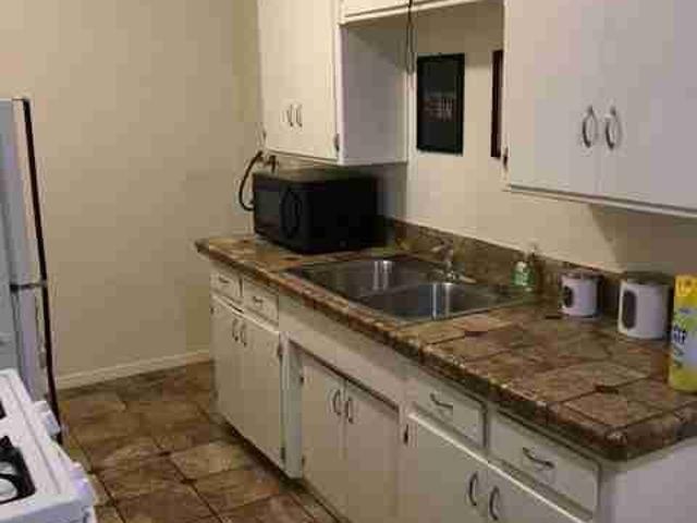 Room for rent in Barstow, San Bernardino County