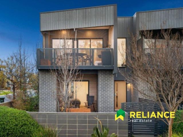 Townhouse for sale in Camerons Creek, Victoria