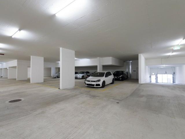 Garage mieten in Stallikon - Sellenbüren, Stallikon