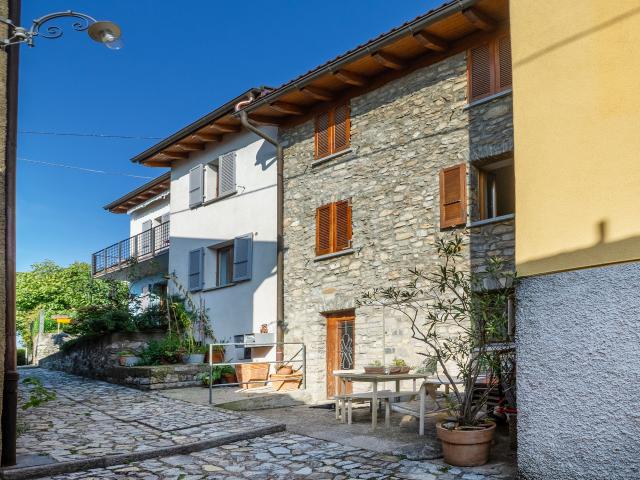 Haus kaufen in Aldesago, Tessin