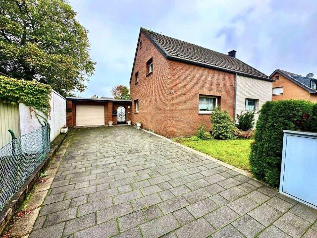 Haus kaufen in Chorweiler, Köln