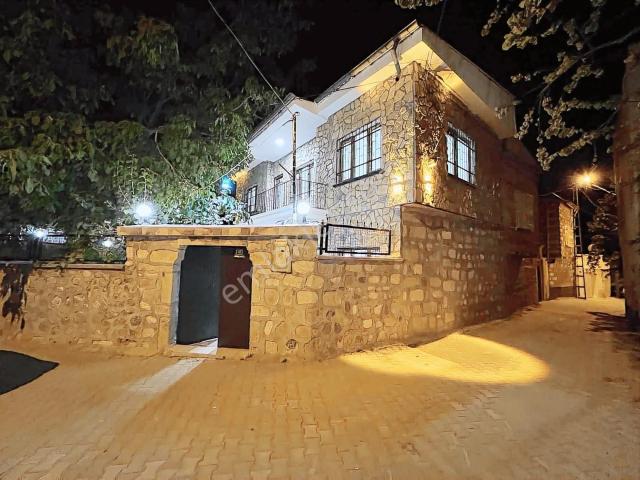 Niğde içerisinde satılık Villa