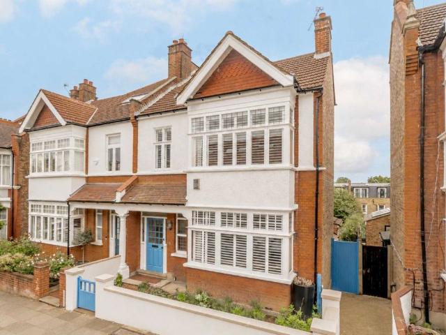Apartment for rent in London Borough of Merton, Greater London