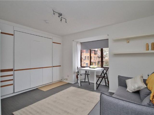 Apartment for rent in Sheerwater, Woking