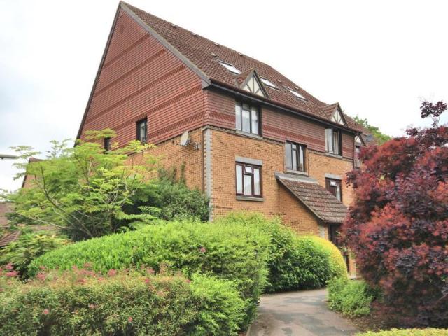Apartment for rent in Maybury, Woking