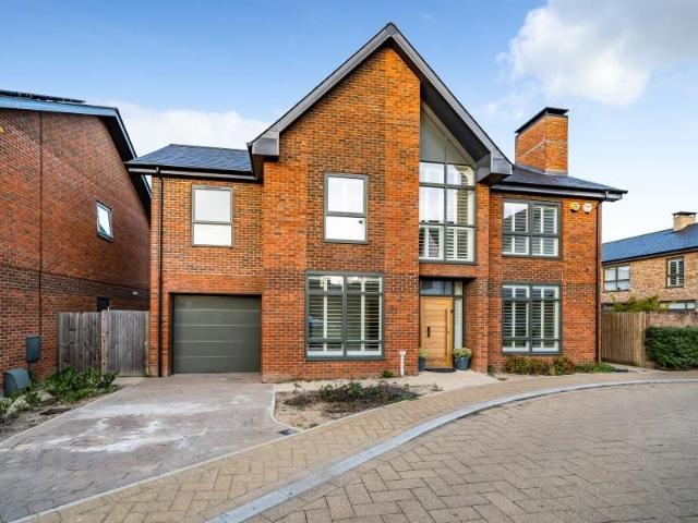 House for rent in Longcross, Row Town