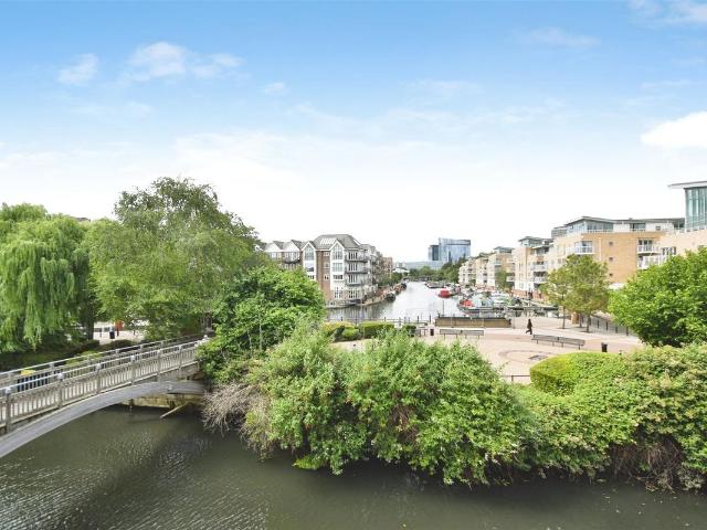 House for rent in London Borough of Hounslow, Greater London