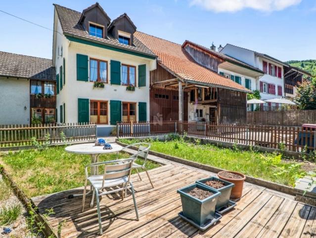 Reihenfamilienhaus kaufen in Tenniken, Bezirk Sissach