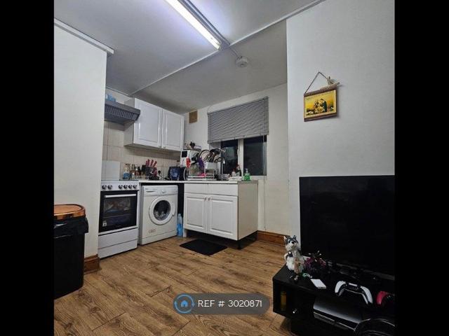 Apartment for rent in London Borough of Ealing, Greenford