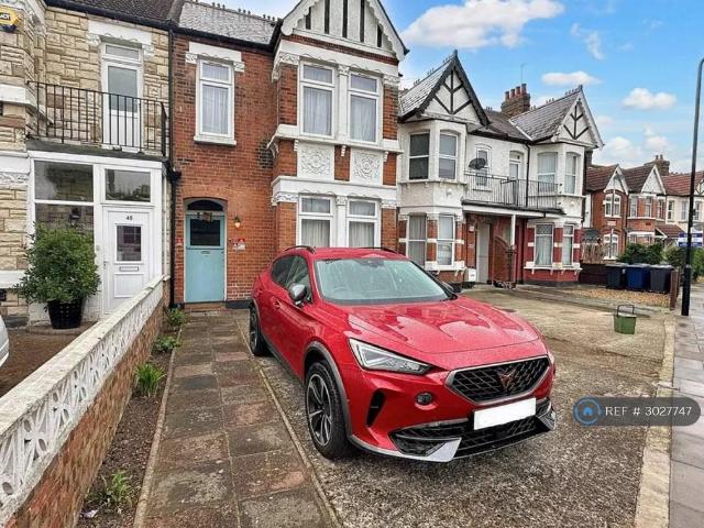 House for rent in London Borough of Ealing, Greater London