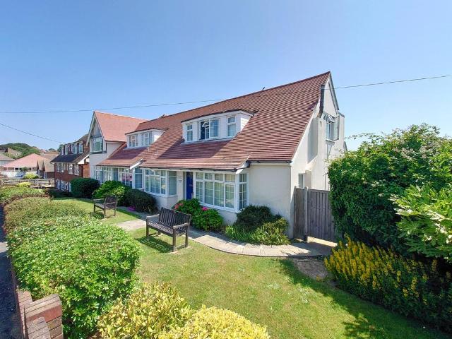 Apartment for rent in Peacehaven, Iford